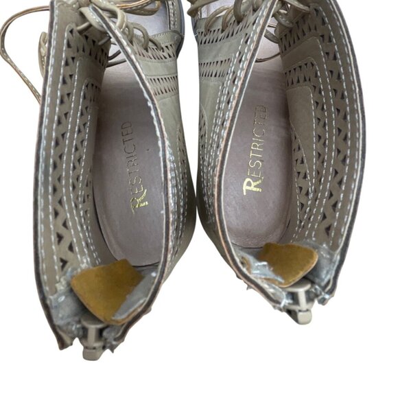 Restricted Womens Beige Peep-Toe Lace-Up Back Zipper Heeled Sandals Sz 8.5 - Picture 5 of 8